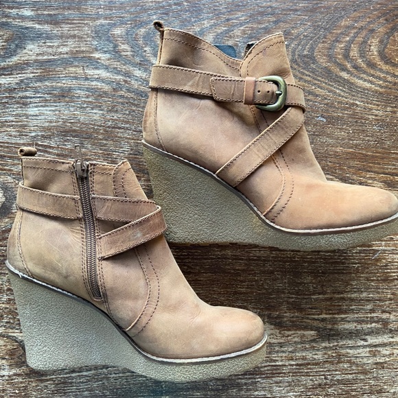 Size 39 wedge booties - Picture 3 of 3